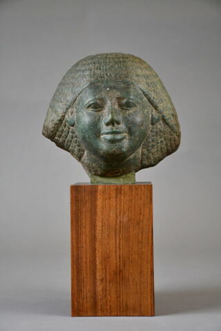statue