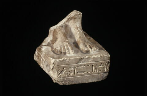 statue, image 6/11