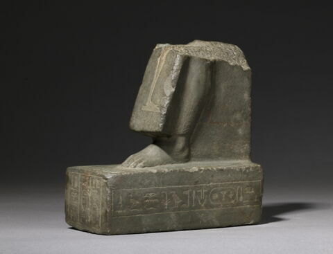 statue, image 6/6