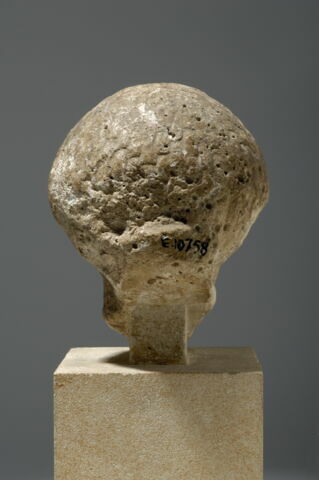 statue, image 3/5