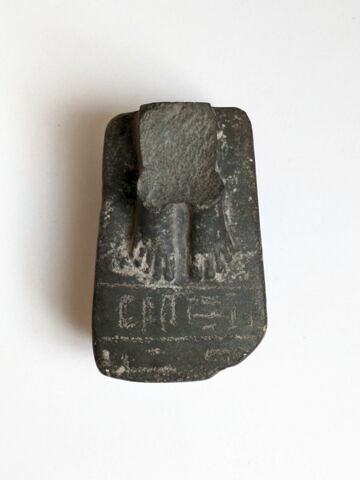 statue, image 2/5