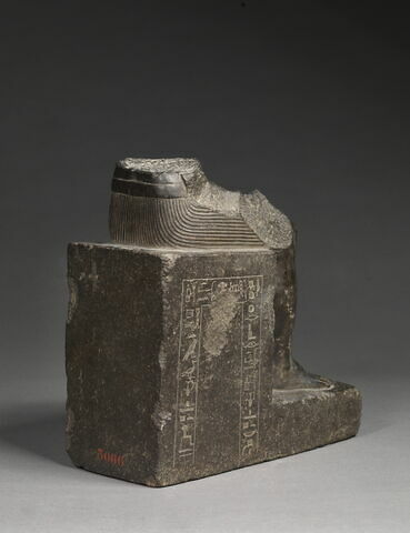 statue, image 4/6
