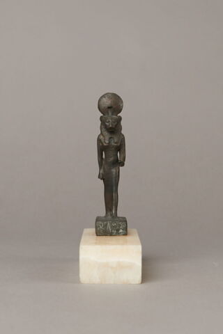 figurine, image 2/10