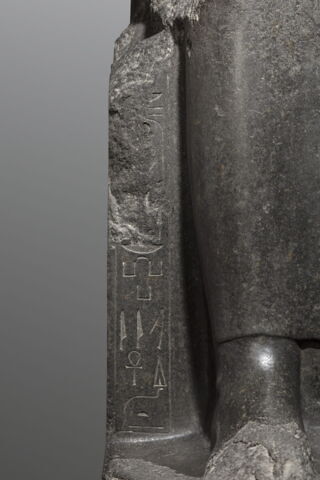 statue, image 5/10