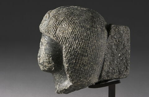 statue, image 2/5