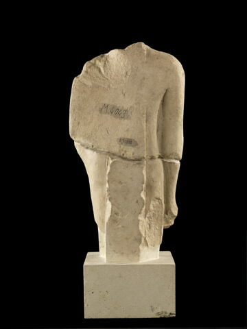 statue, image 2/9