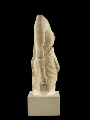 statue, image 3/9