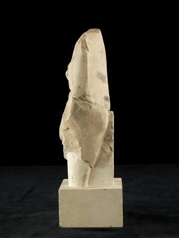statue, image 4/9