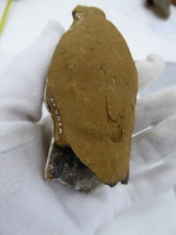 figurine, image 2/2