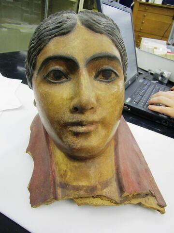 masque-plastron, image 2/3
