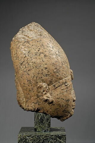 statue, image 5/8