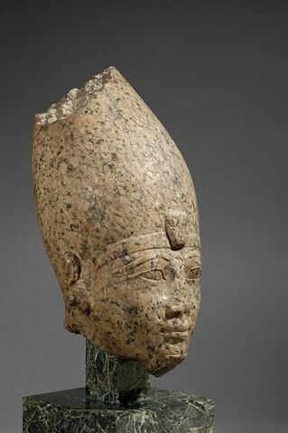 statue, image 6/8