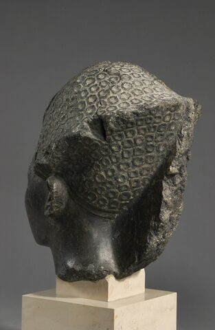 statue, image 5/7