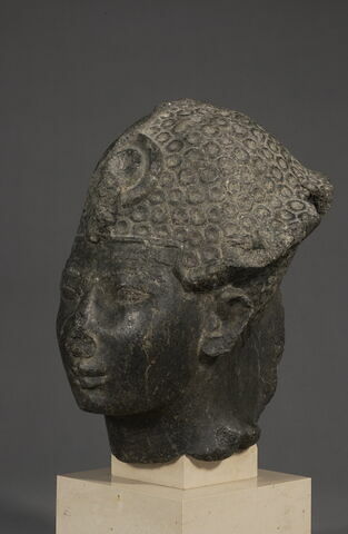 statue, image 7/7
