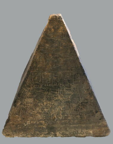 Pyramidion de Horemakhbit, image 3/7