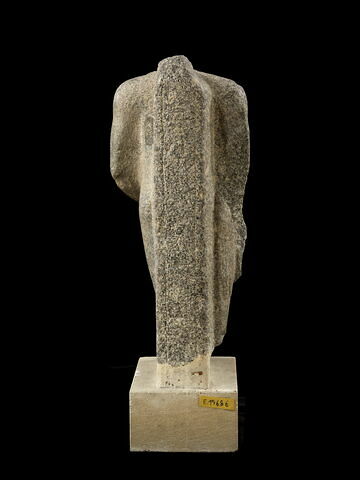 statue, image 2/5