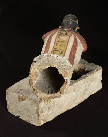 statue, image 3/3