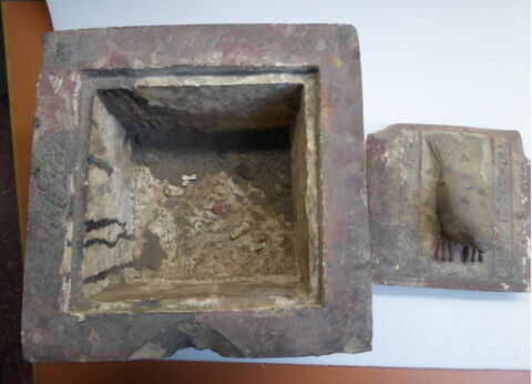 coffret funéraire  ; sarcophage de faucon, image 3/11