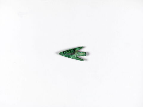 pointe de flèche à soie à deux tranchants triangulaire à barbelures