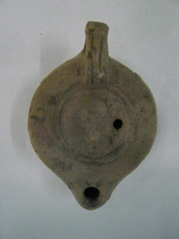 lampe à bec en cœur ; lampe à anse en anneau à butée