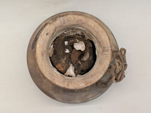 jarre biconique ; avec contenu, image 2/4