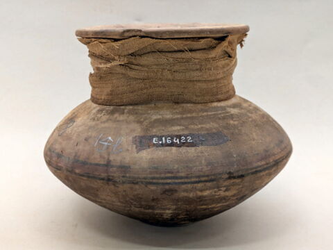 jarre biconique ; avec contenu, image 4/4