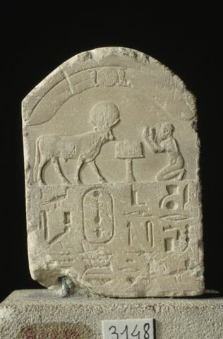 stèle cintrée, image 2/3