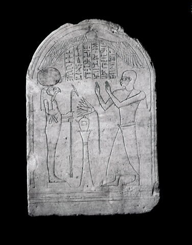 stèle cintrée ; stèle à un registre, image 3/5