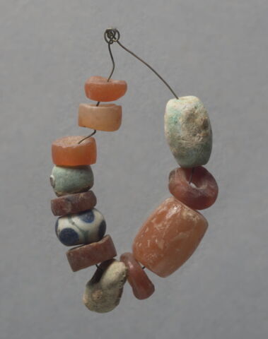 collier  ; perles ; perle rondelle ; perle en olive