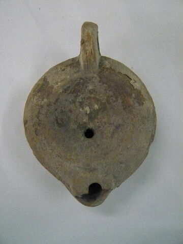 lampe à bec en cœur ; lampe à anse en anneau à butée