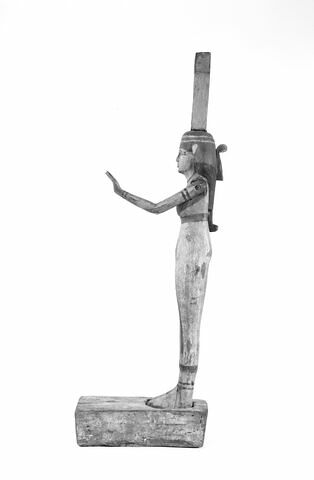 statue, image 7/9