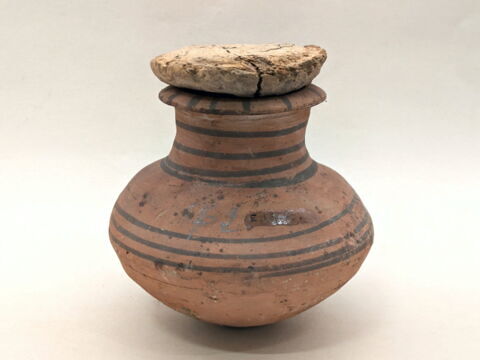 jarre biconique ; vase miniature ; bouchon de vase, image 4/5