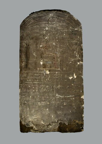 stèle cintrée ; stèle à un registre, image 2/2