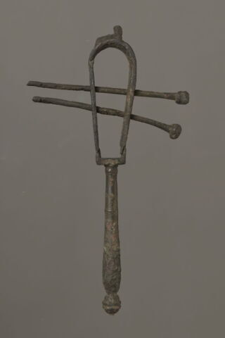 sistre arqué, image 2/4