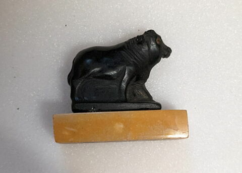 figurine, image 2/2
