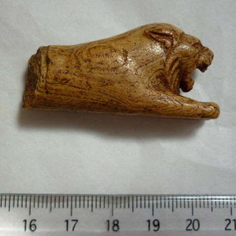 figurine ; couteau, image 2/3