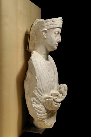 statue, image 2/4