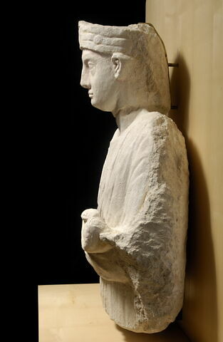 statue, image 3/4