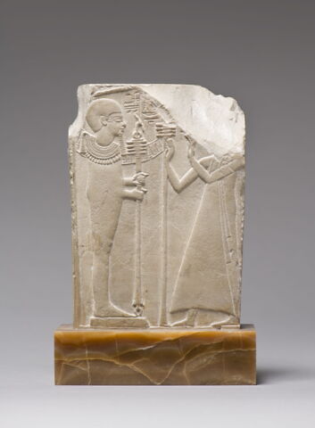 stèle rectangulaire ; stèle biface, image 2/2