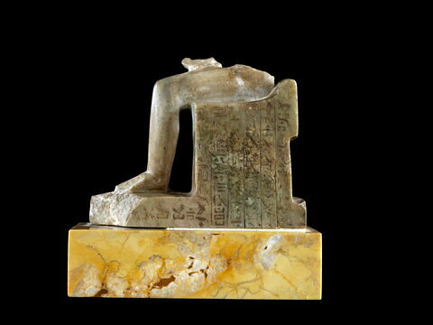 figurine d'Isis allaitant, image 4/5