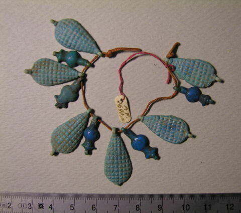 perles ; perle en bleuet ; perle en goutte
