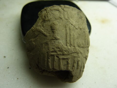 bouchon de jarre en calotte ; empreinte de sceau, image 3/3