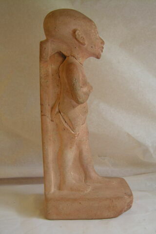 statue