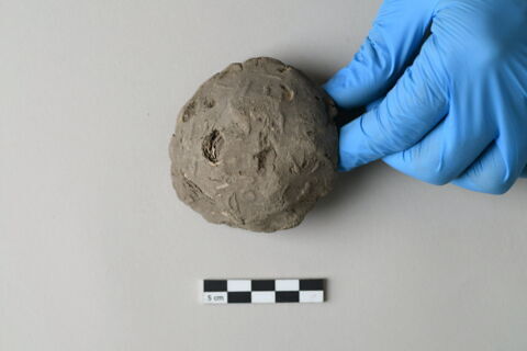 bouchon de jarre en calotte ; empreinte de sceau, image 3/6