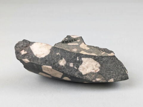 vase, image 3/3