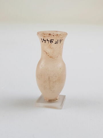 vase-hatches ; vase simulacre ; vase miniature