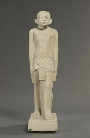statue