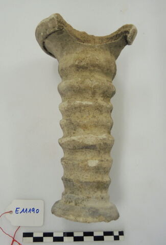 chandelier  ; support de vase