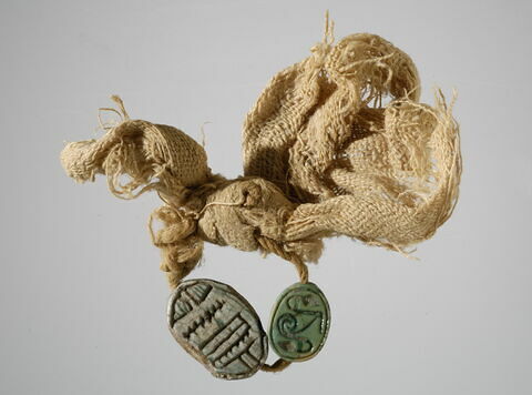 bague  ; scarabée ; scaraboïde ; tissu