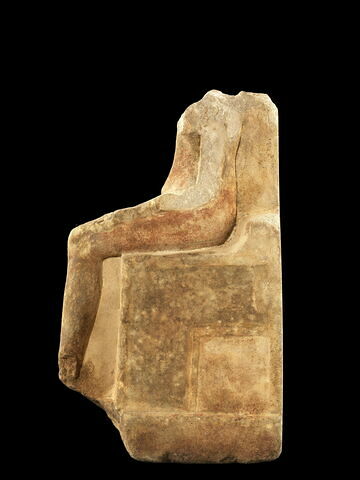 statue, image 2/11